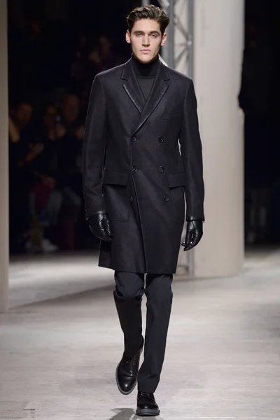 Look 15